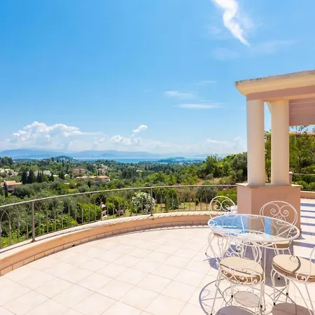 Denise Villa Pouládes